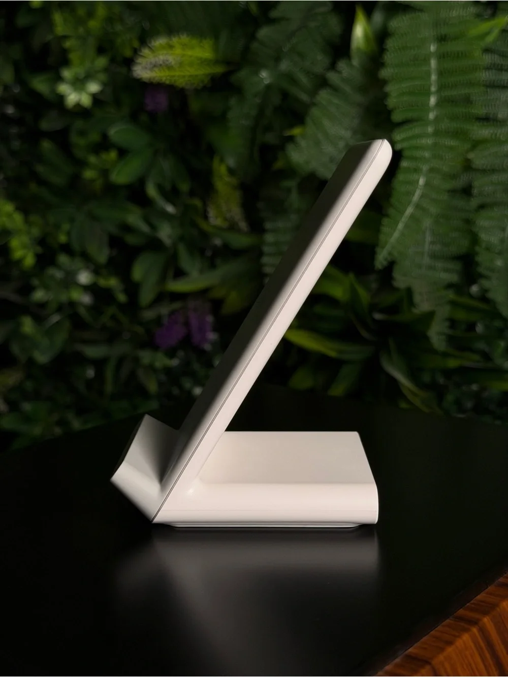 Anker Wireless Charging Stand in White